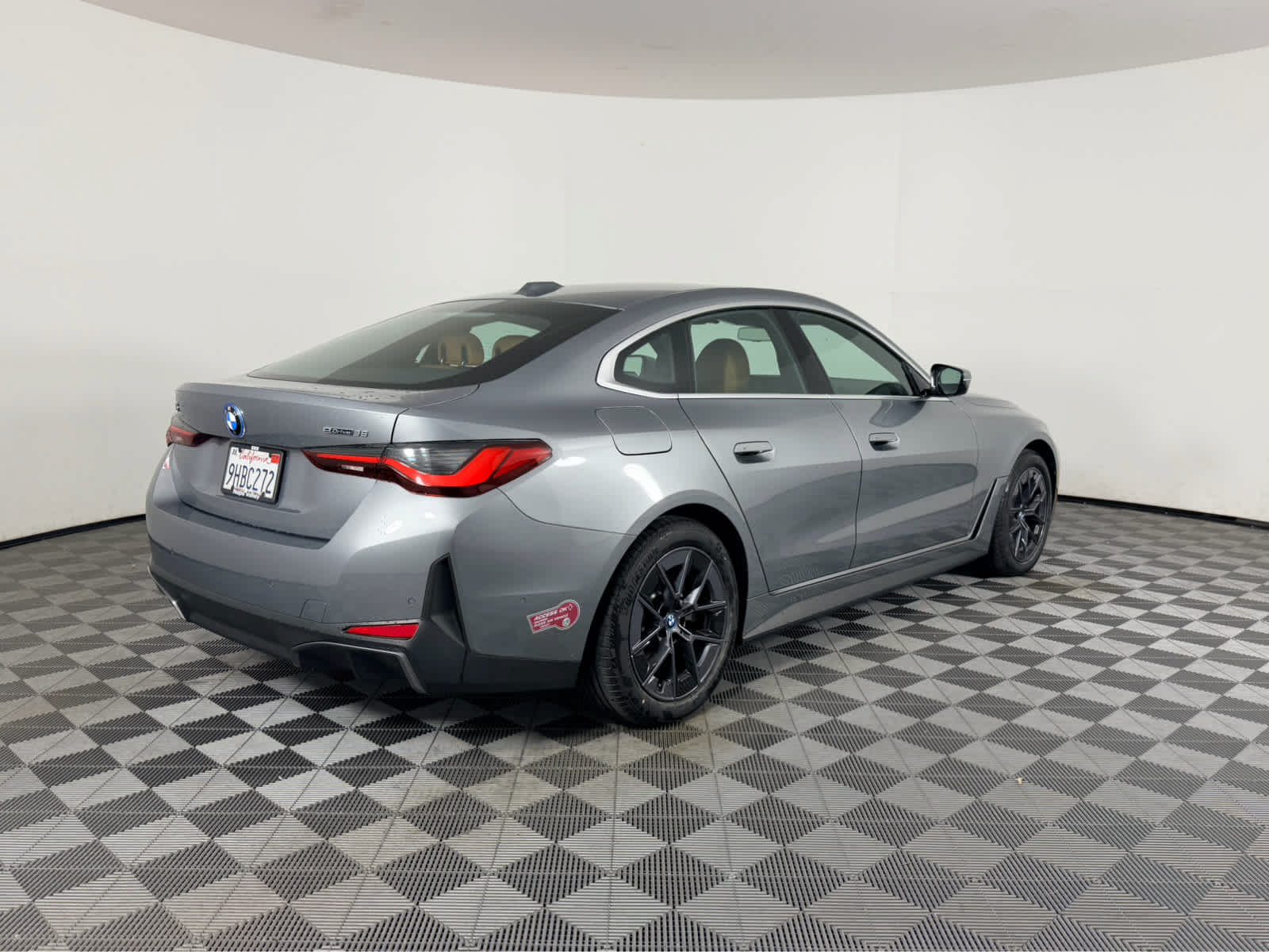 Used 2023 BMW i4 eDrive35 RWD image 3