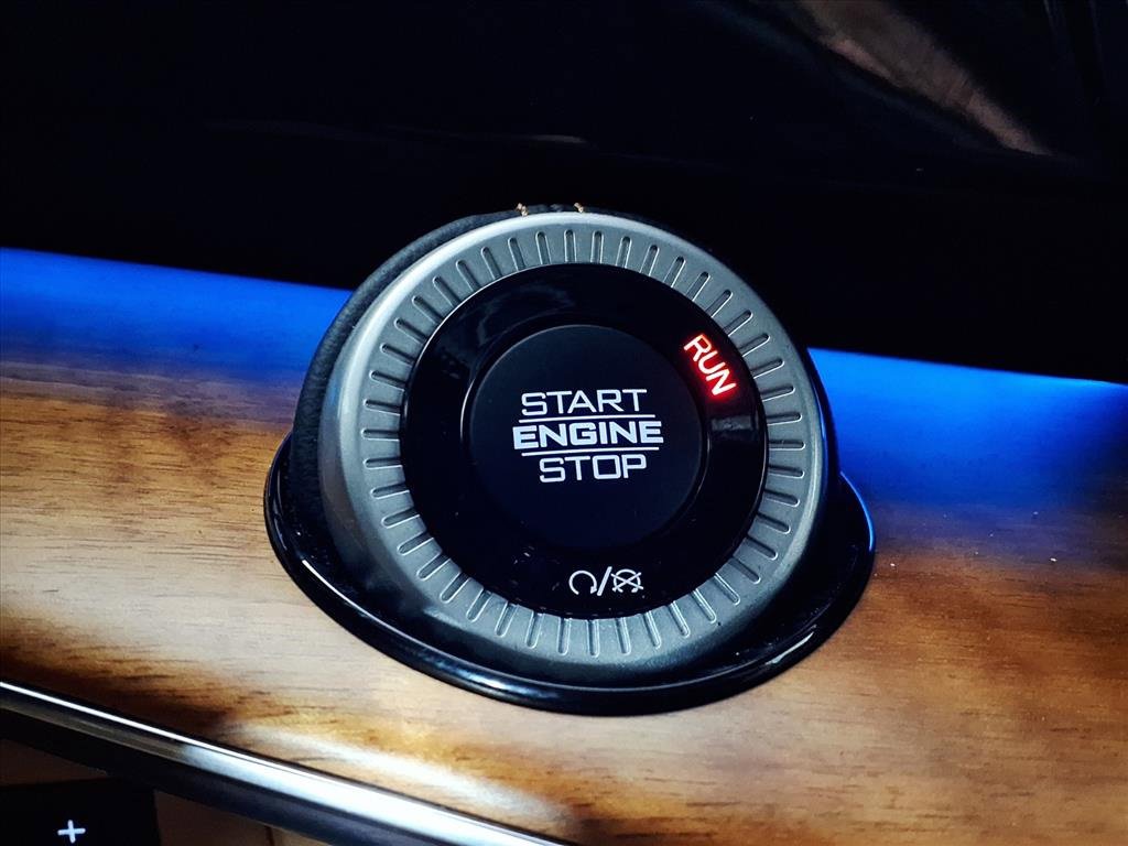 Used 2022 Jeep Grand Wagoneer Series III w/ Rear Seat Video Group 1 image 17