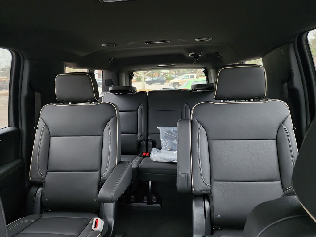 New 2025 Chevrolet Suburban Premier image 22