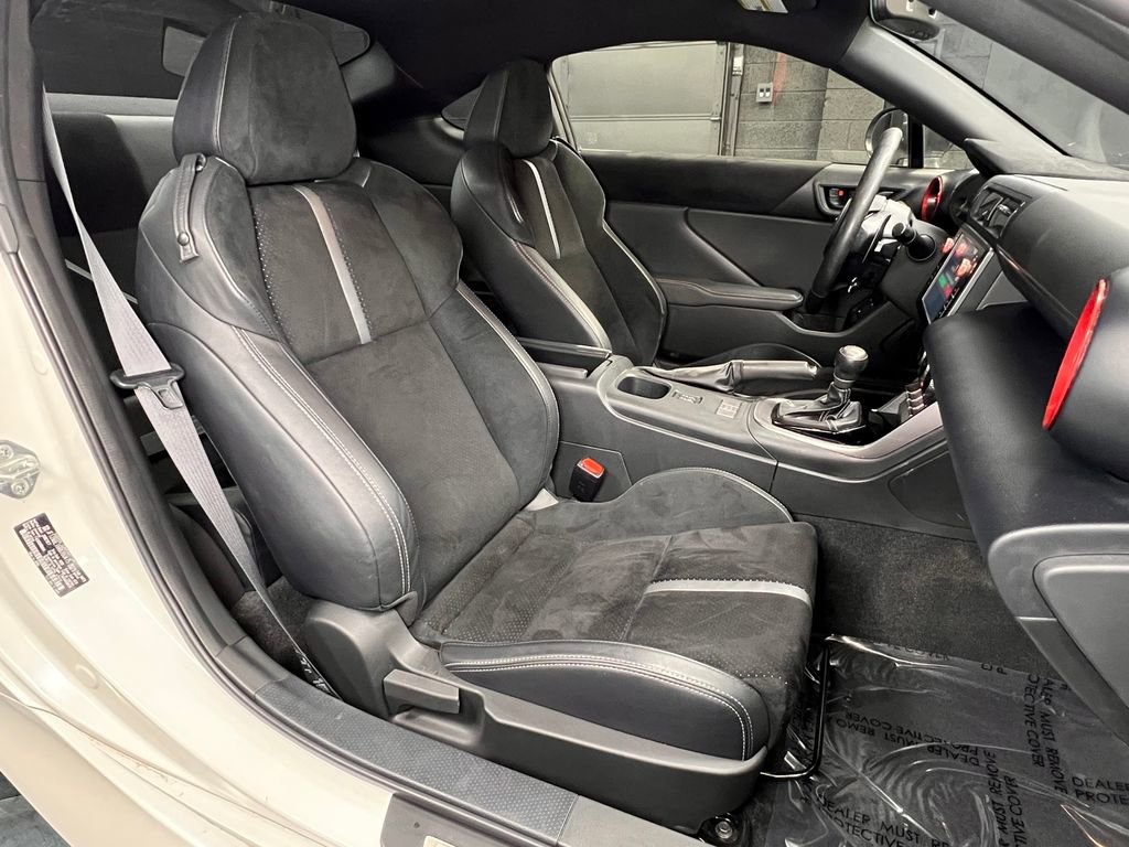 Used 2024 Toyota GR86 Premium image 7
