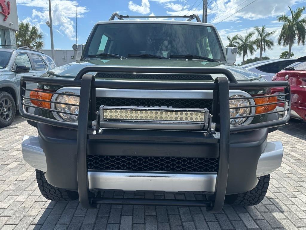 Used 2014 Toyota FJ Cruiser 4WD w/ Upgrade Package image 2