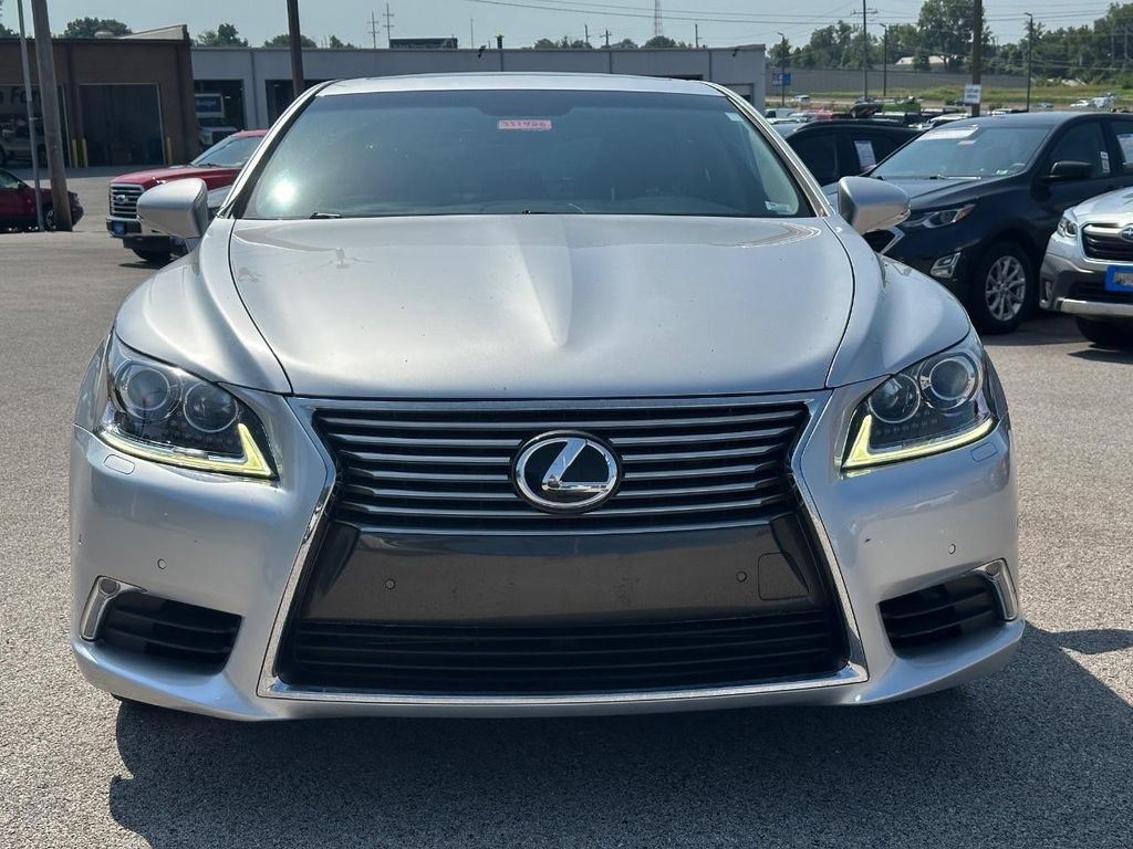 Used 2014 Lexus LS 460 w/ Comfort Package RWD image 9