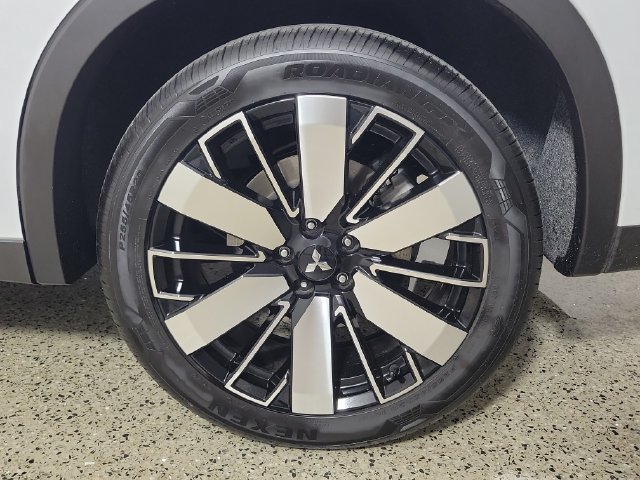 Used 2026 Mitsubishi Outlander SE FWD image 8