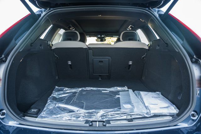 New 2026 Volvo XC60 B5 Plus w/ Climate Package image 10
