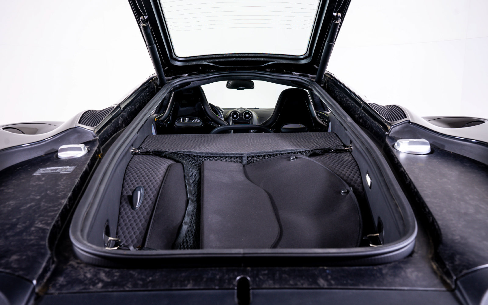 Used 2022 McLaren GT RWD image 26