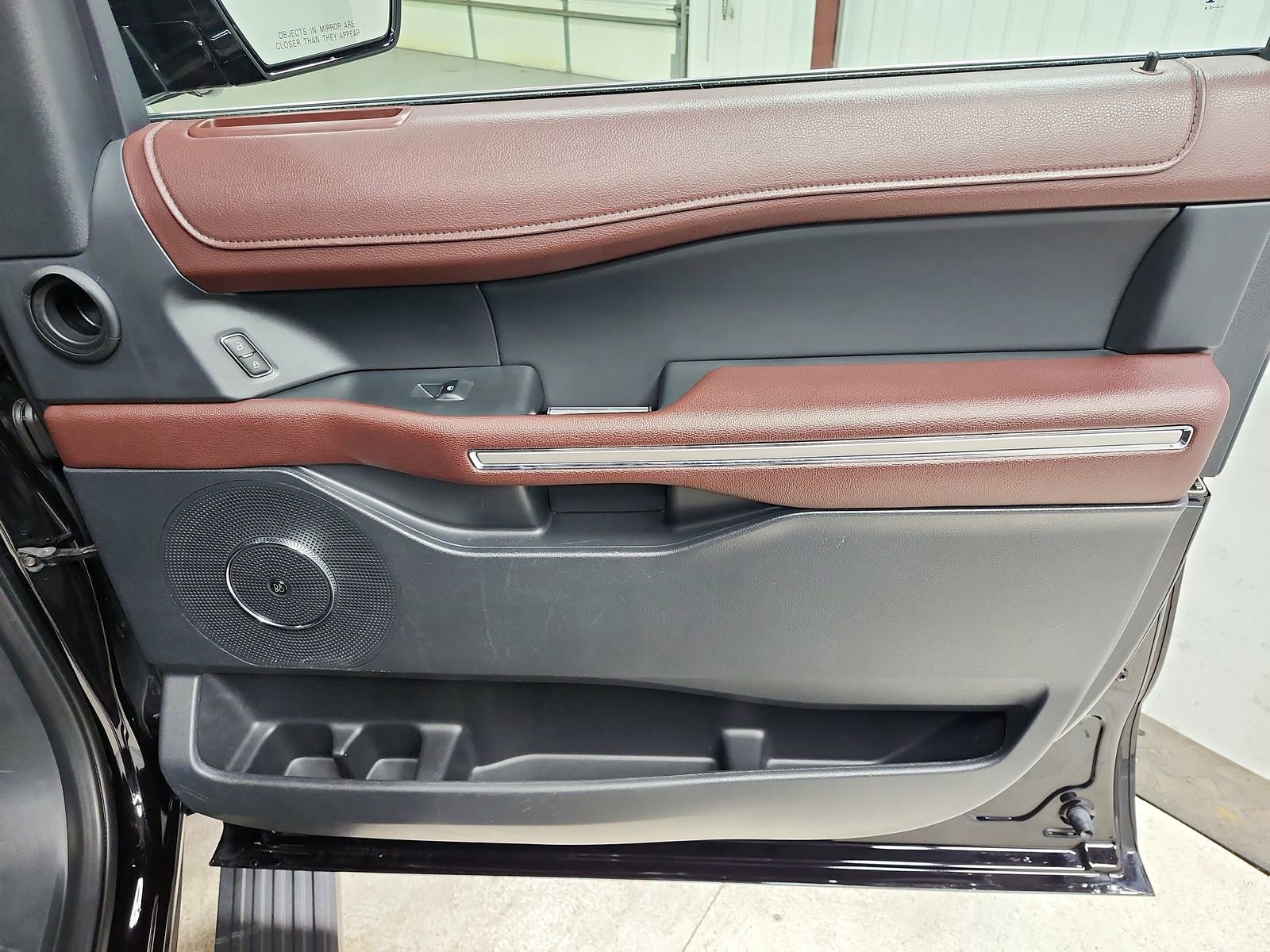 Used 2024 Ford Expedition Limited image 42