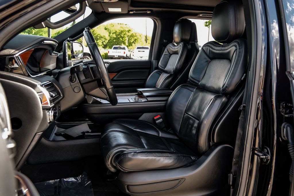 Used 2020 Lincoln Navigator Reserve image 41