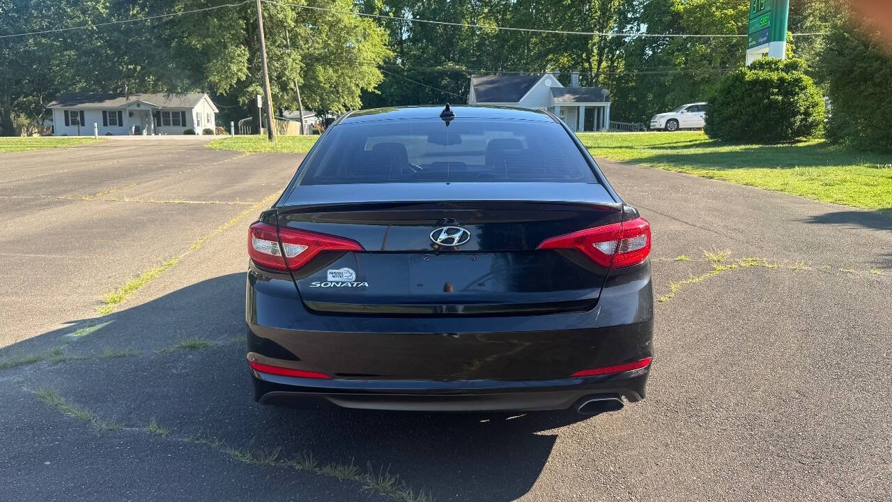 Used 2015 Hyundai Sonata SE w/ Option Group 09 FWD image 7