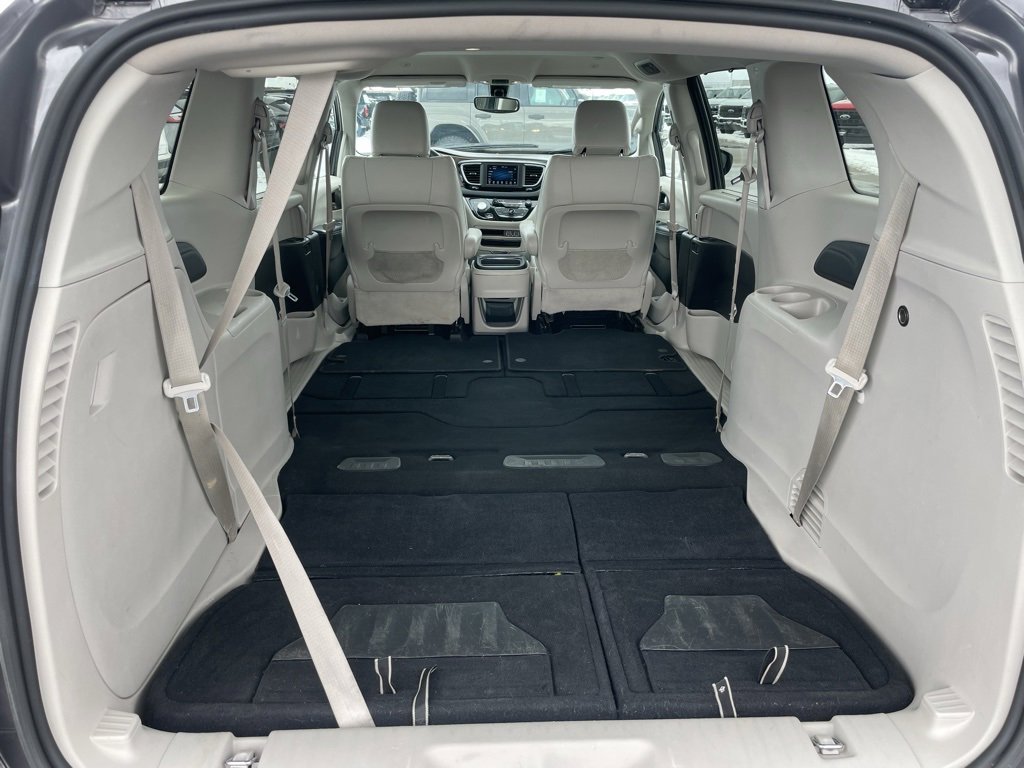 Used 2021 Chrysler Voyager Lxi image 34