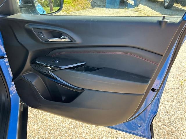 Used 2024 Chevrolet Trax RS w/ Driver Confidence Package image 30