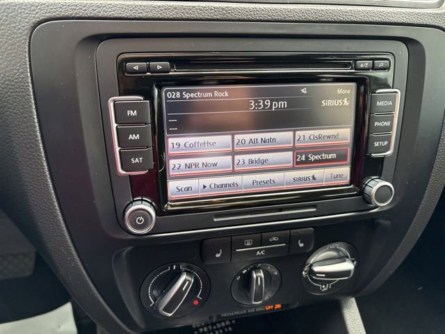 Used 2014 Volkswagen Jetta SE FWD image 22