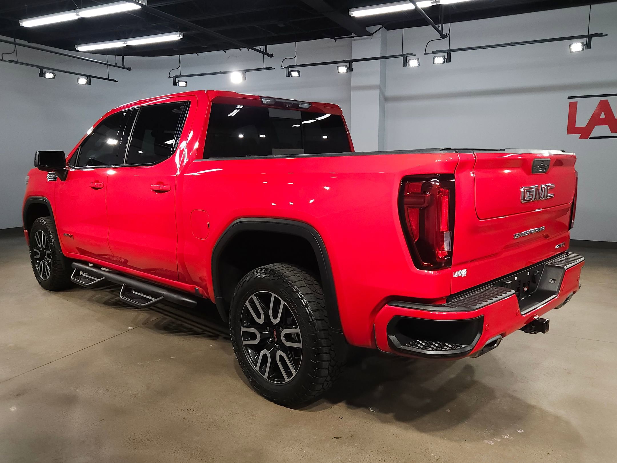 Used 2021 GMC Sierra 1500 AT4 w/ AT4 Value Package image 5