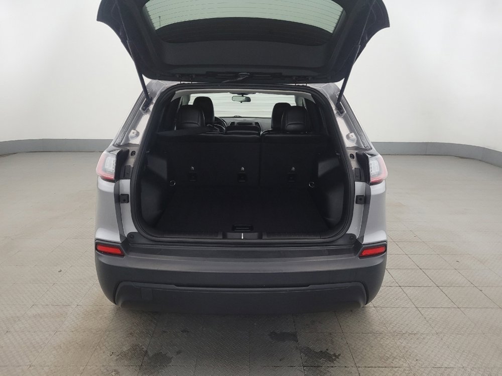 Used 2019 Jeep Cherokee Latitude Plus w/ Cold Weather Group image 29