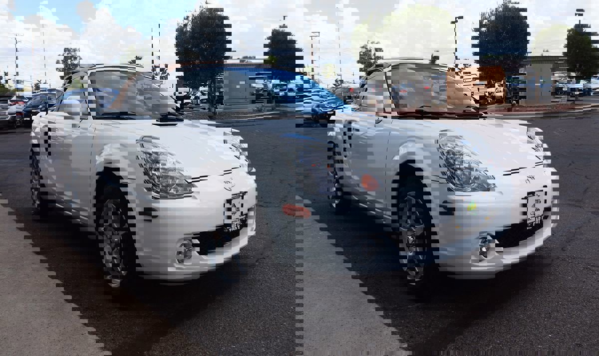 Used 2004 Toyota MR2 image 18