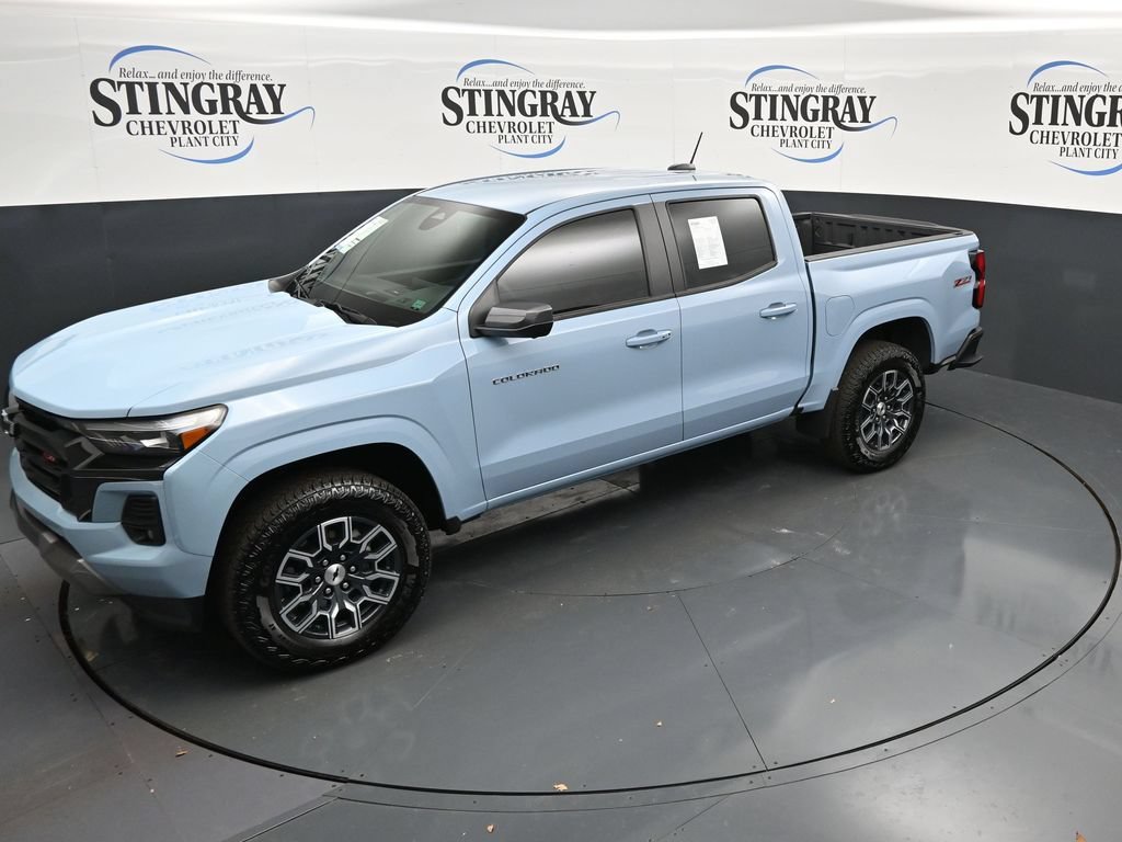 Used 2025 Chevrolet Colorado Z71 w/ Technology Package AWD/4WD image 20