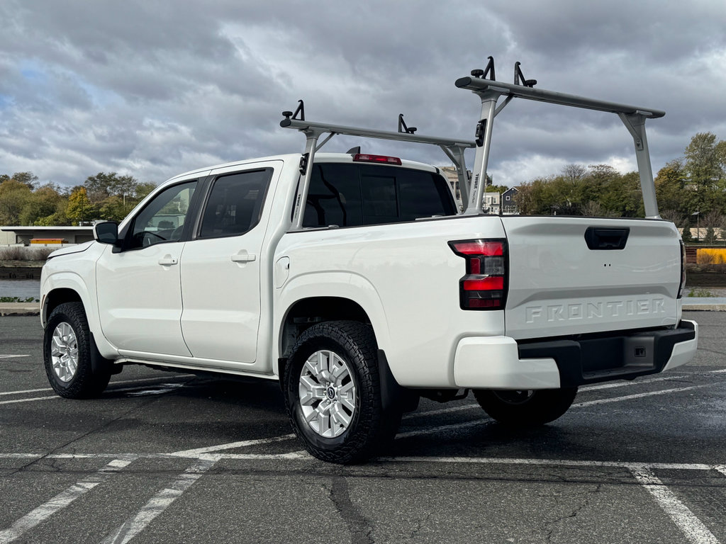 Used 2022 Nissan Frontier SV image 4