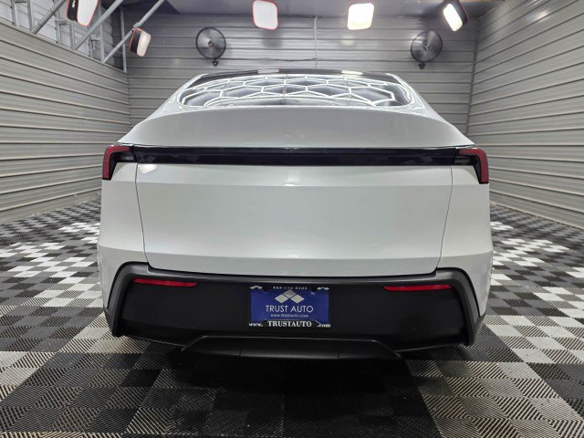 Used 2026 Tesla Model Y 2WD image 6