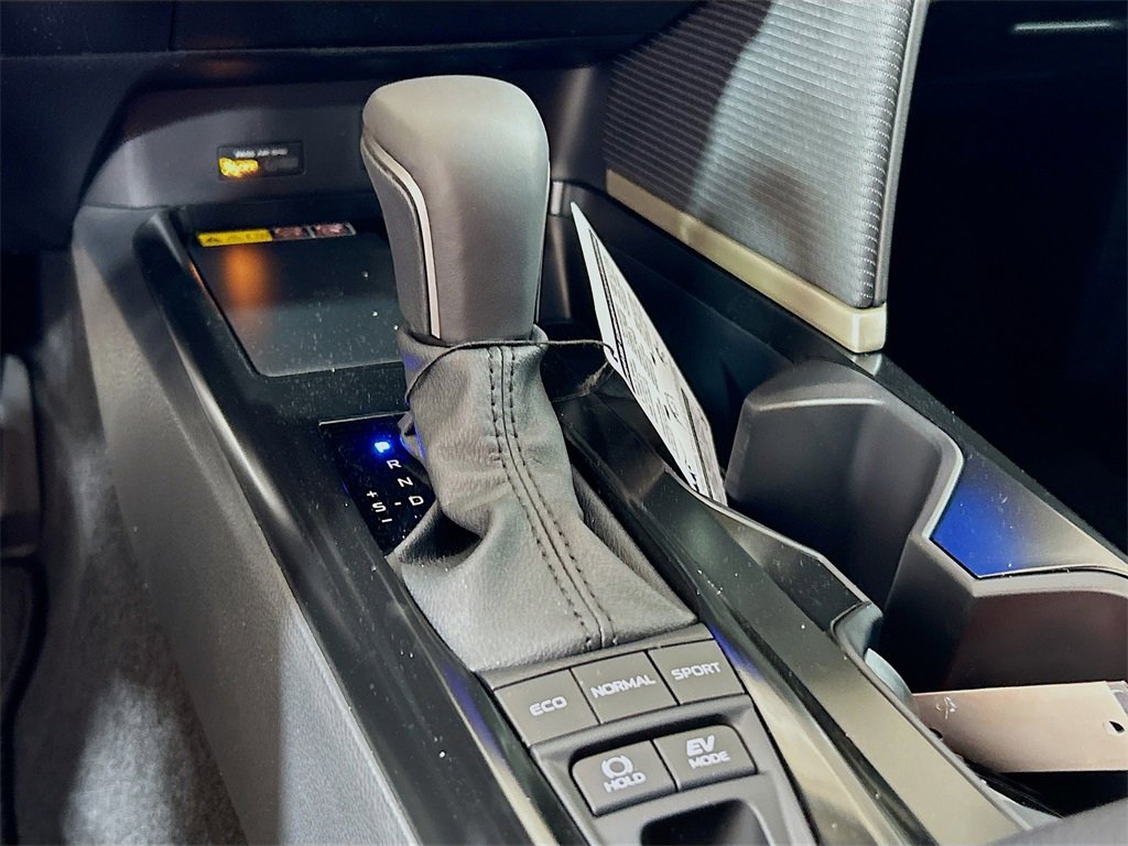 New 2026 Toyota Camry Hybrid image 17