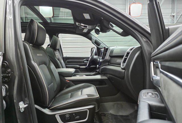 Used 2023 RAM 1500 Laramie AWD/4WD image 19