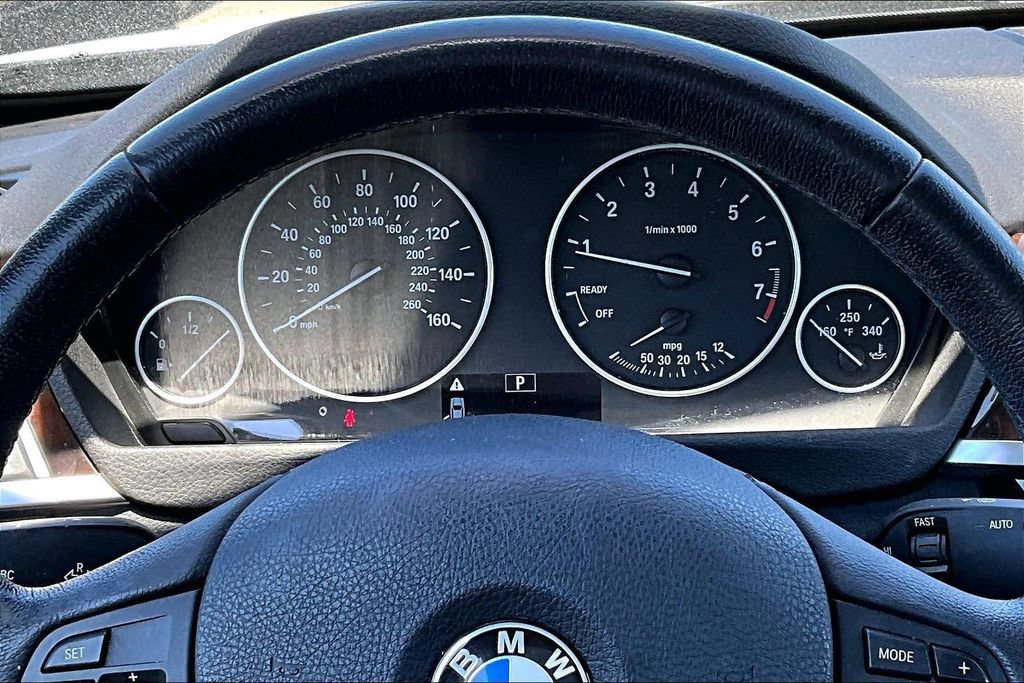 Used 2018 BMW 320i Sedan RWD image 13