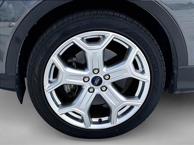 Used 2019 Ford Escape Titanium FWD image 10