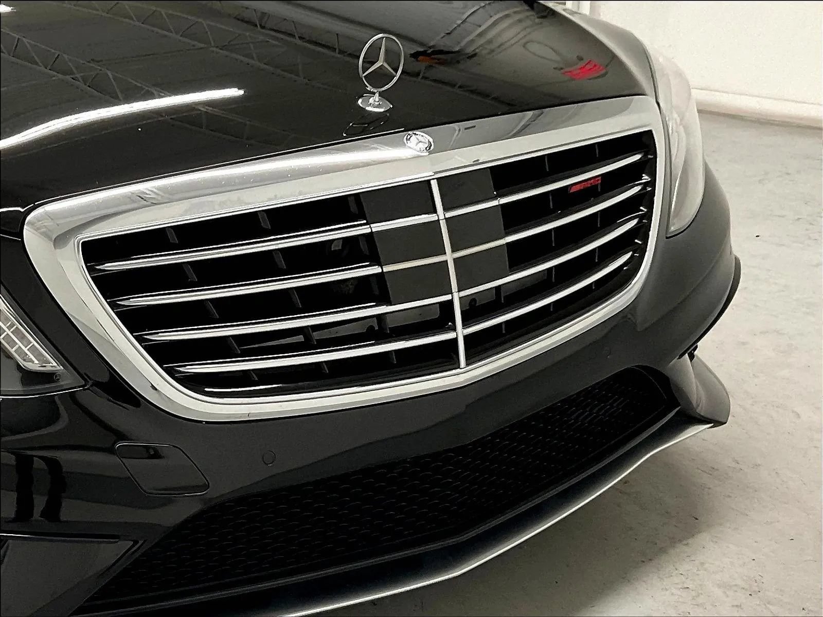 Used 2016 Mercedes-Benz S 63 AMG 4MATIC Sedan w/ Driver Assistance Package image 38