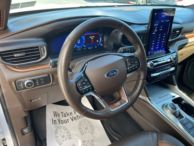 Used 2022 Ford Explorer King Ranch w/ Premium Technology Package image 23