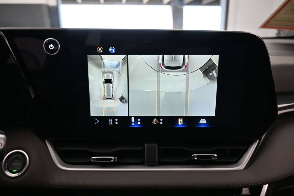 Used 2025 Chevrolet Equinox LT w/ Convenience Package II FWD image 24