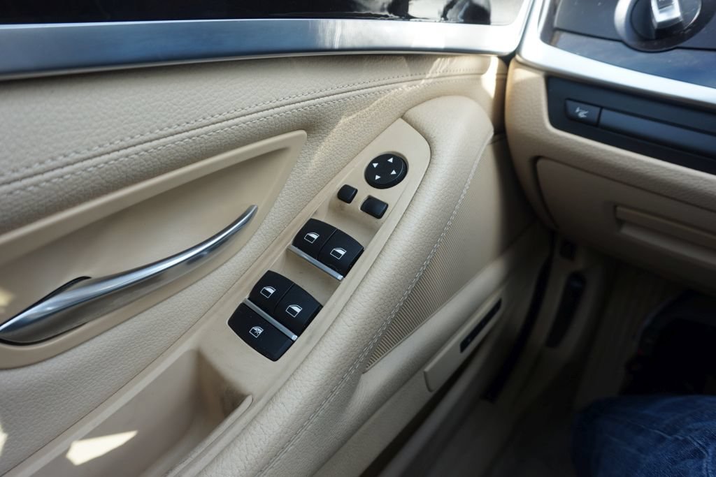 Used 2014 BMW 535i xDrive Sedan AWD/4WD image 36