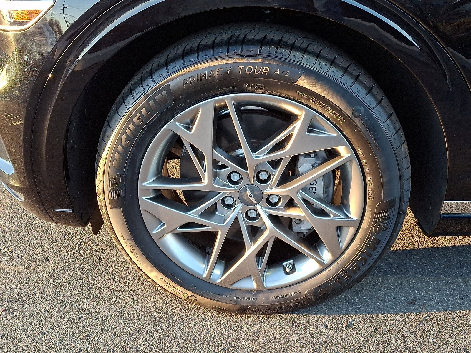 Certified 2025 Genesis GV70 2.5T w/ Advanced Package image 8