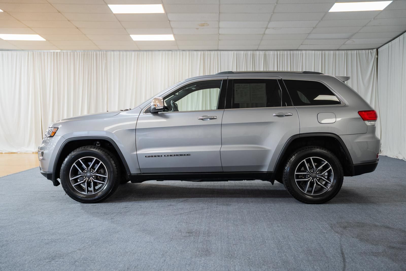 Used 2019 Jeep Grand Cherokee Limited w/ Luxury Group II RWD image 5