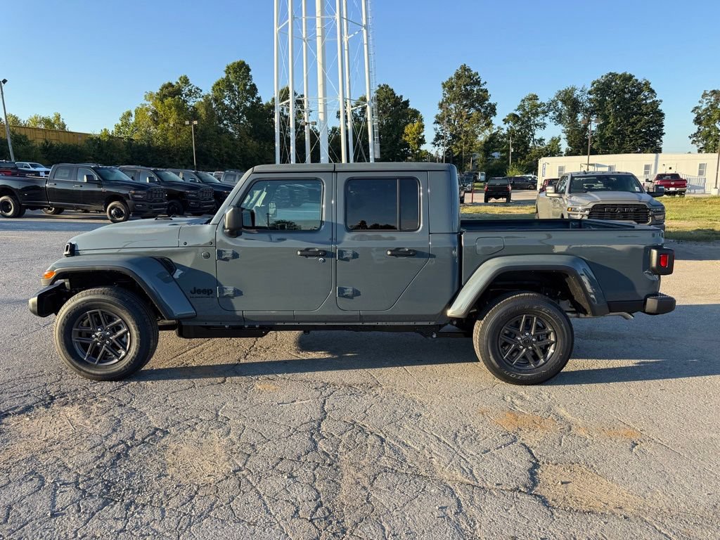 New 2026 Jeep Gladiator Sport AWD/4WD image 10