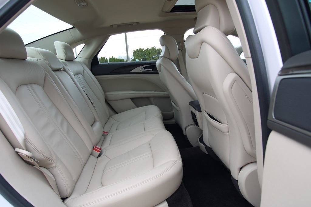 Used 2017 Lincoln MKZ Select w/ Technology Package image 9