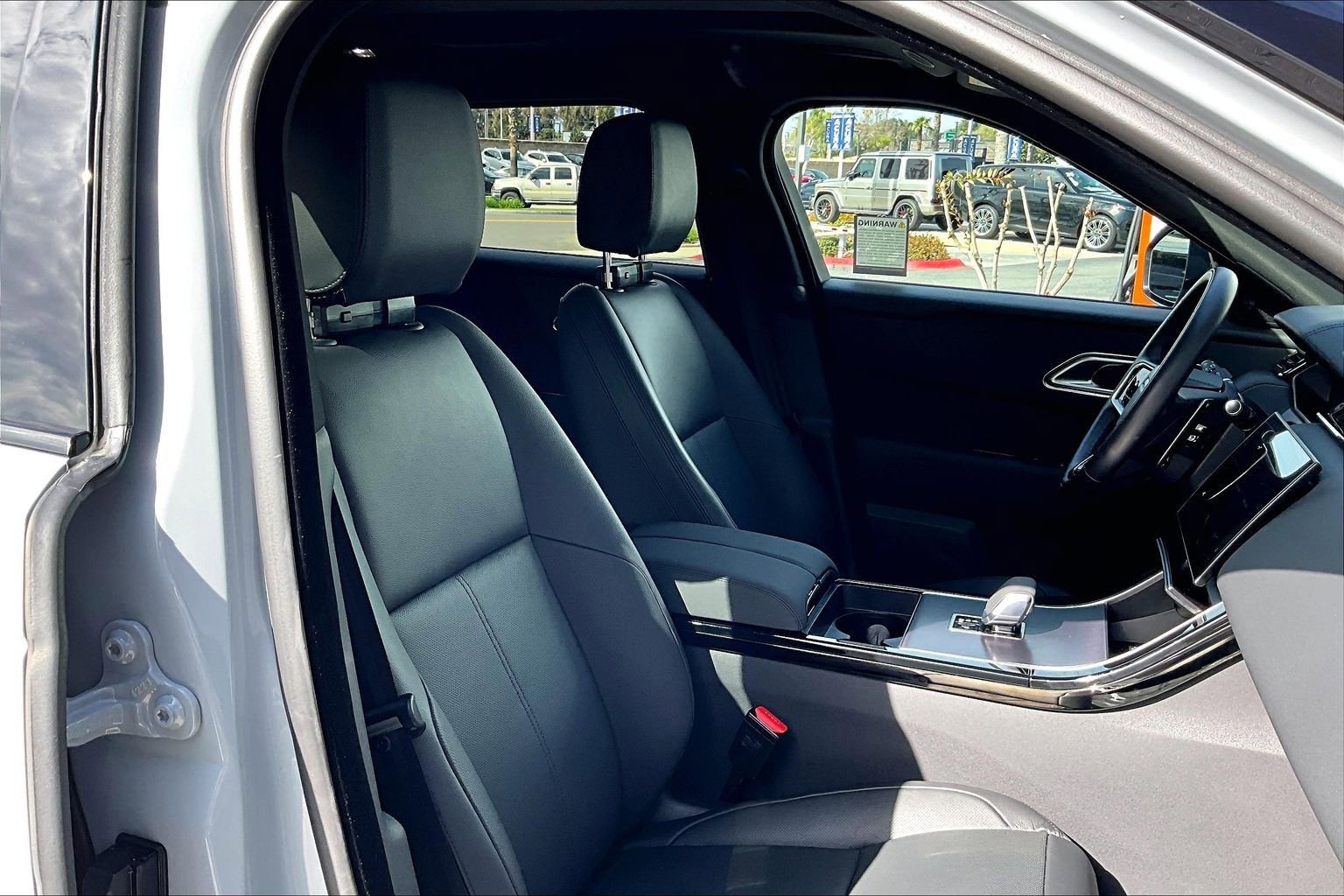 Used 2026 Land Rover Range Rover Velar Dynamic SE image 7