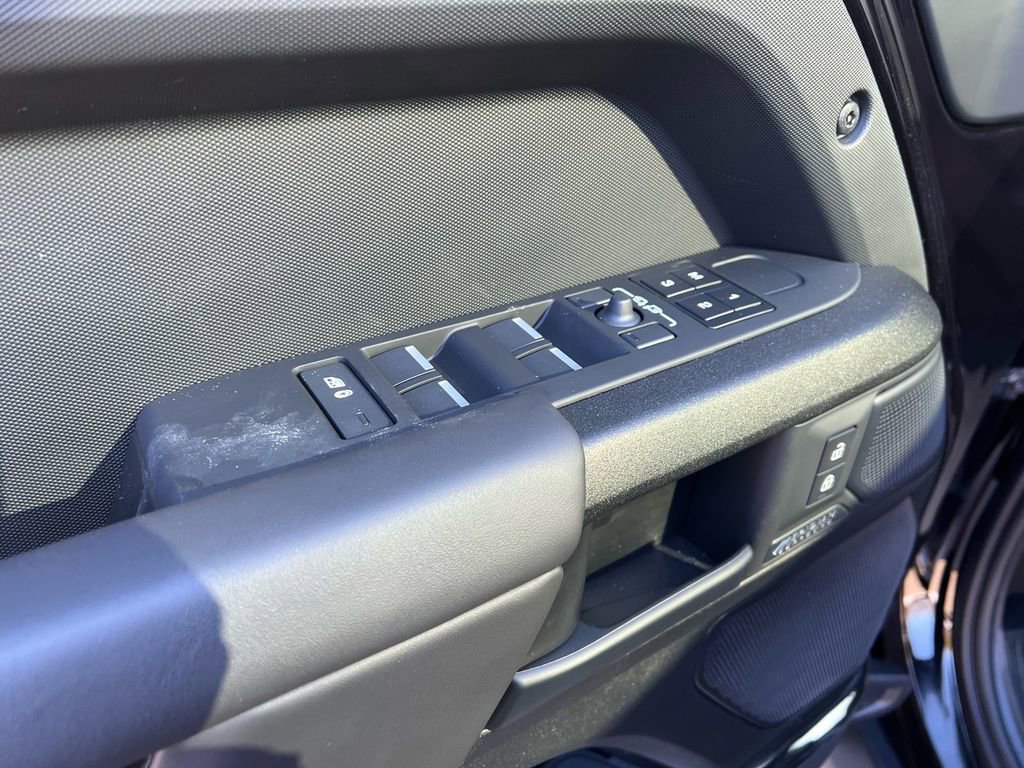 New 2026 Land Rover Defender 110 OCTA image 10