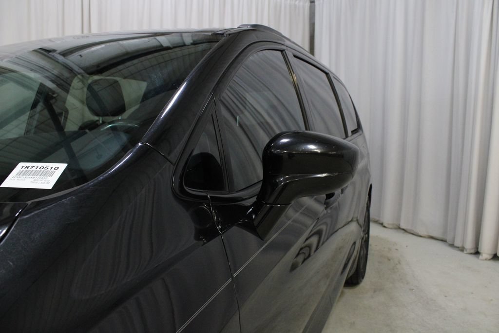 Used 2019 Chrysler Pacifica Touring-L Plus w/ S Appearance Package FWD image 34