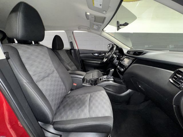 Used 2018 Nissan Rogue Sport SV w/ SV Technology Package AWD/4WD image 8