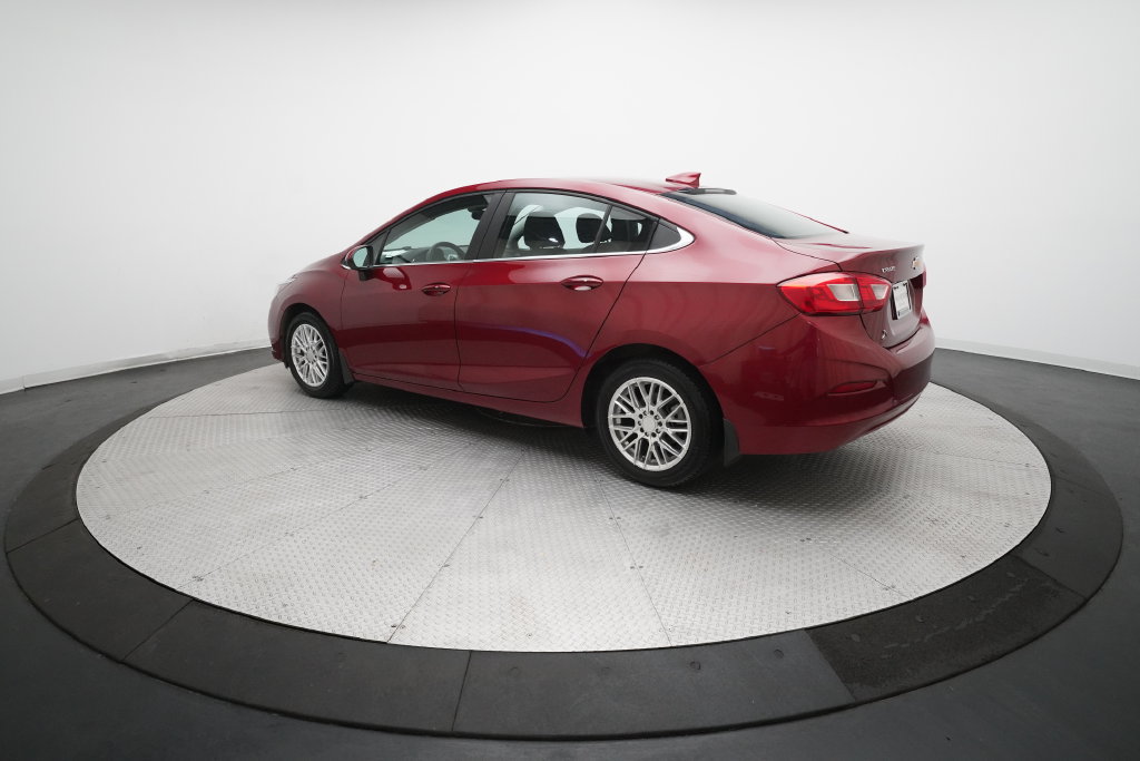 Used 2018 Chevrolet Cruze LT w/ Convenience Package FWD image 31