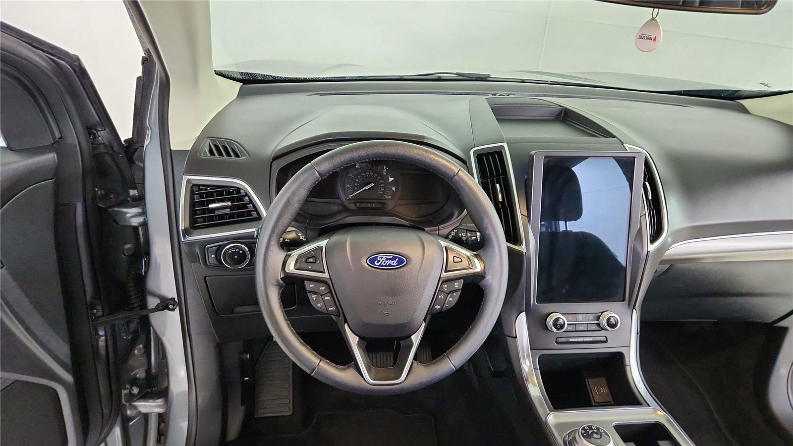 Used 2024 Ford Edge Titanium AWD/4WD image 26