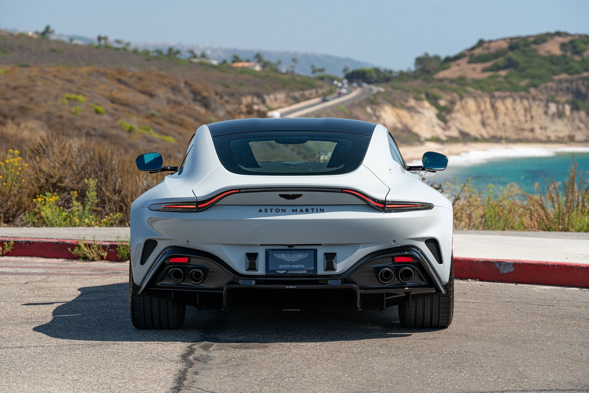 Used 2025 Aston Martin V8 Vantage Coupe image 6