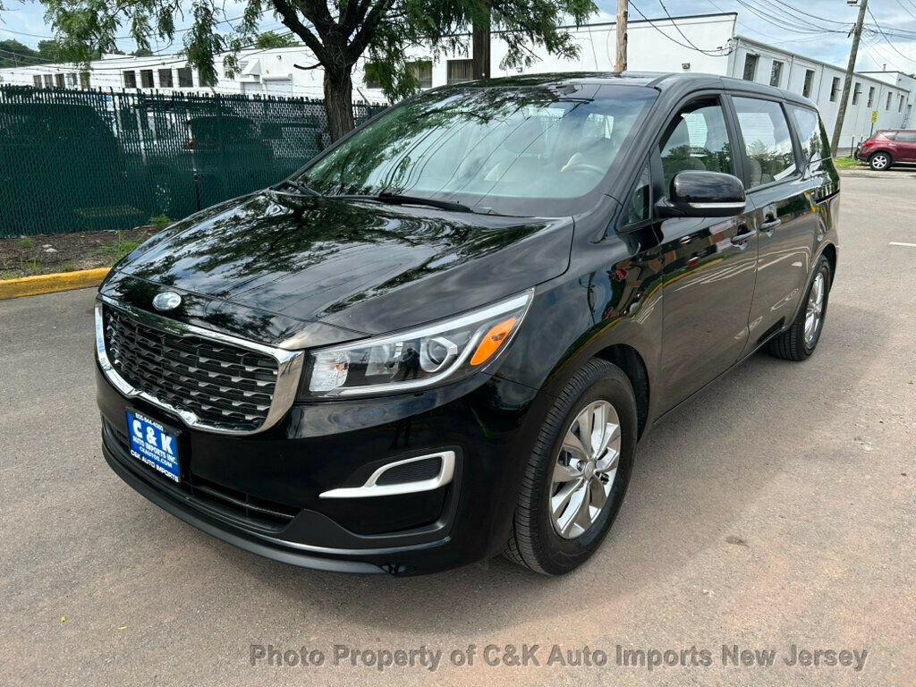 Used 2019 Kia Sedona L FWD image 2