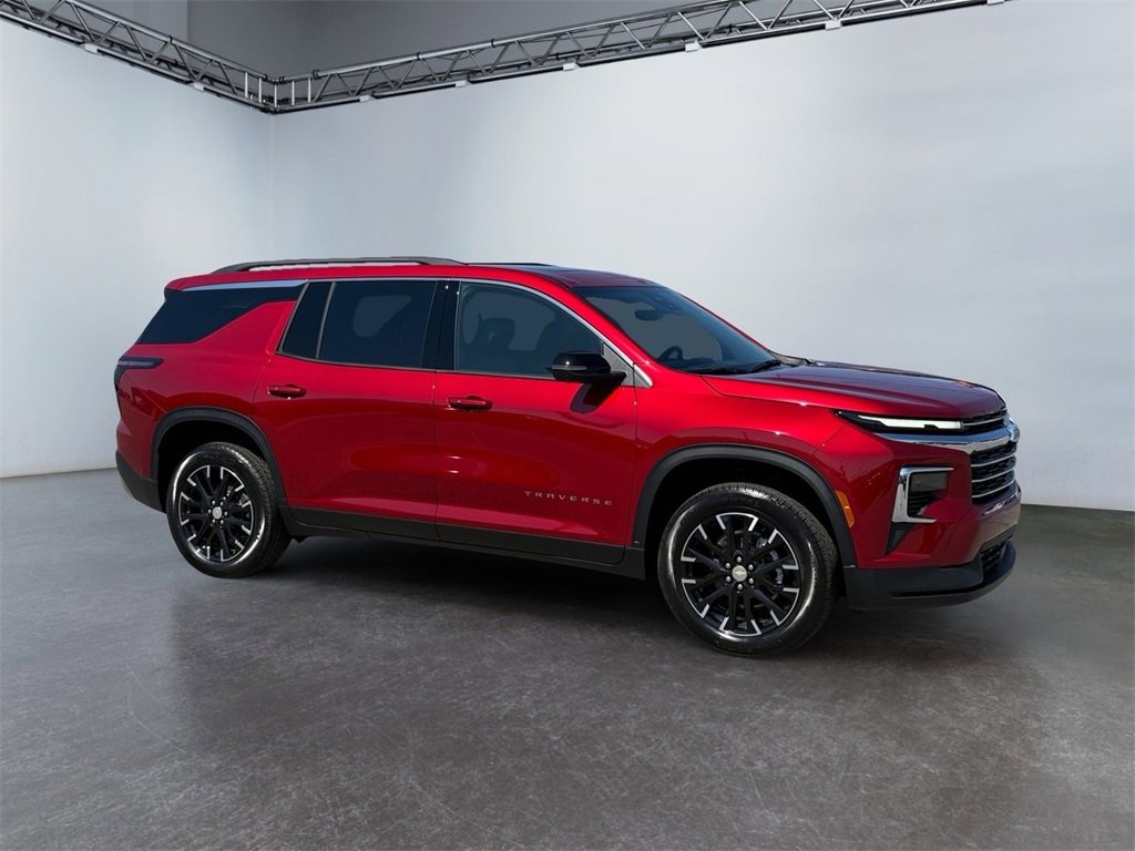 New 2026 Chevrolet Traverse LT w/ Sun and Wheel Package