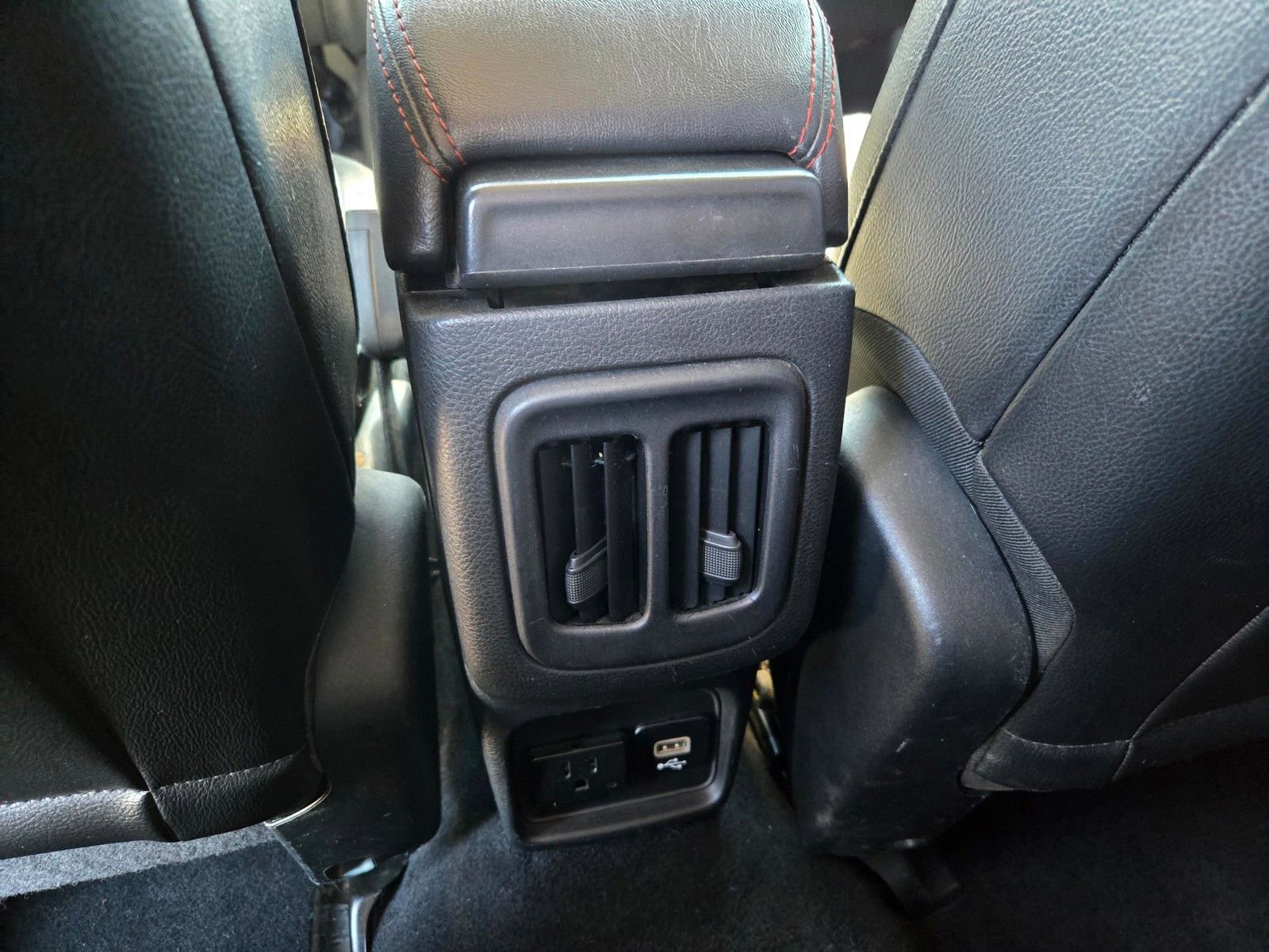 Used 2017 Jeep Compass Trailhawk w/ Leather Interior Group AWD/4WD image 10