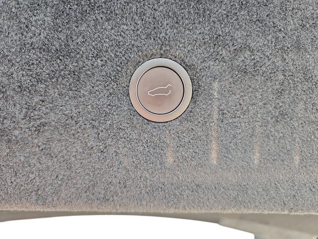 Used 2022 Tesla Model S AWD/4WD image 34
