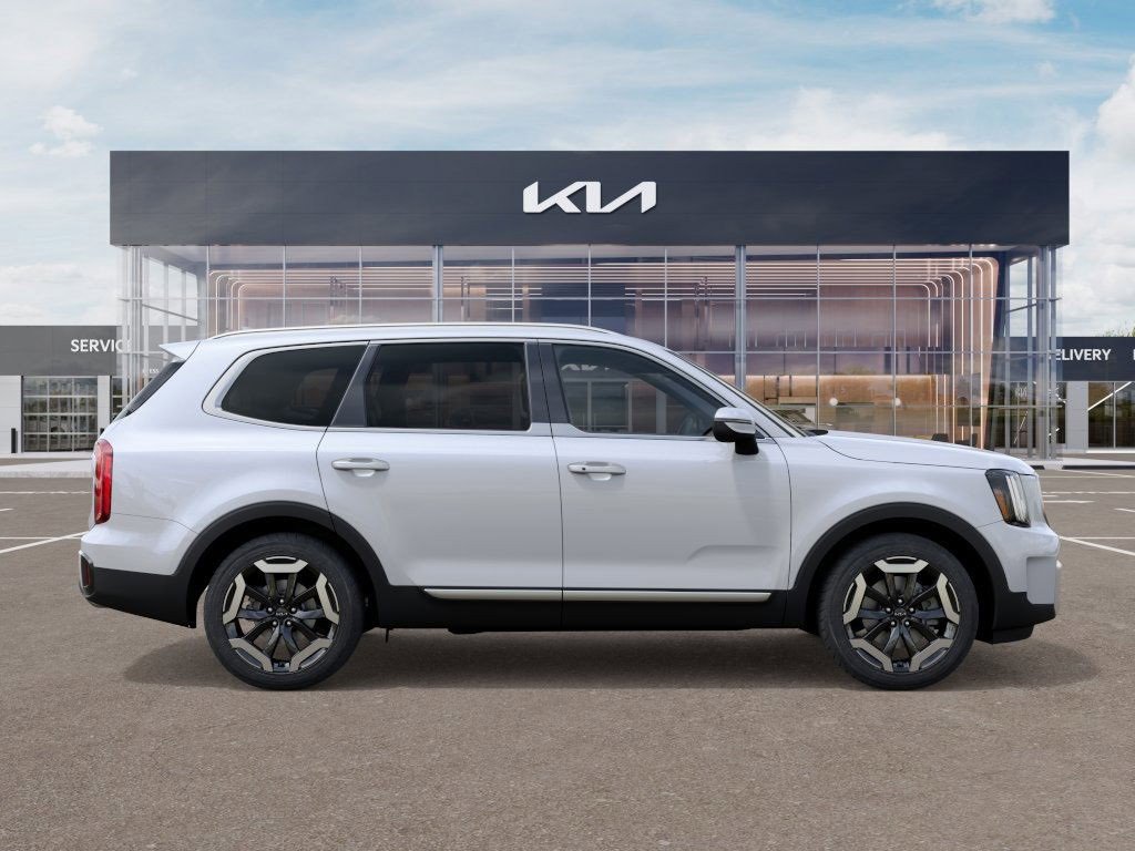New 2025 Kia Telluride S image 2