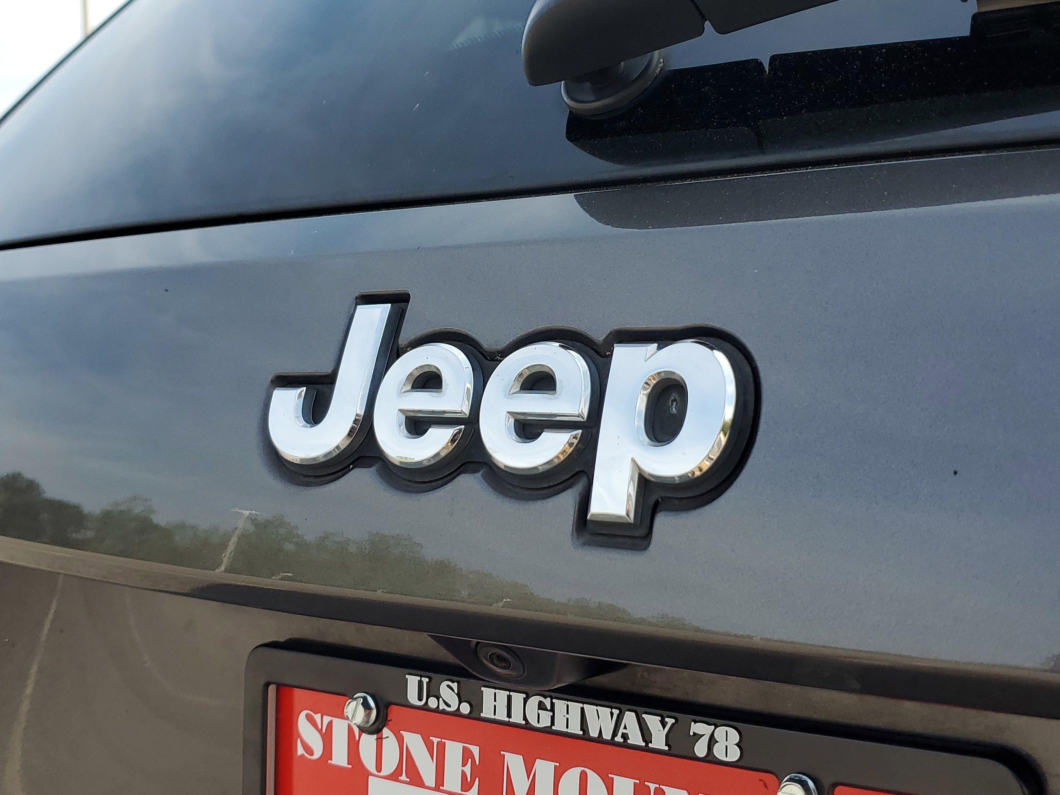 Used 2017 Jeep Grand Cherokee Limited RWD image 8