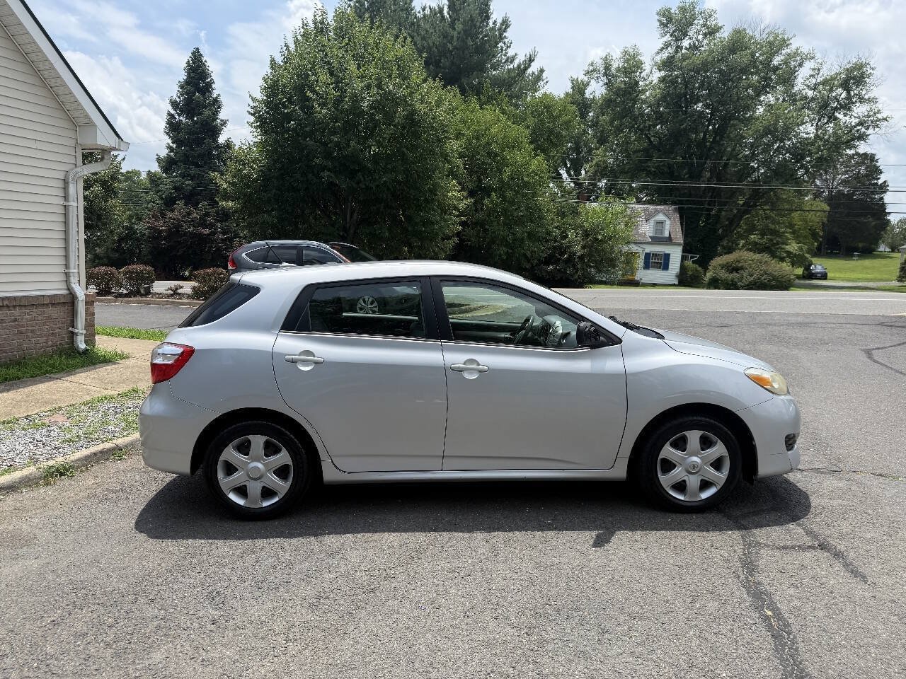 Used 2009 Toyota Matrix w/ PWR Pkg FWD image 10