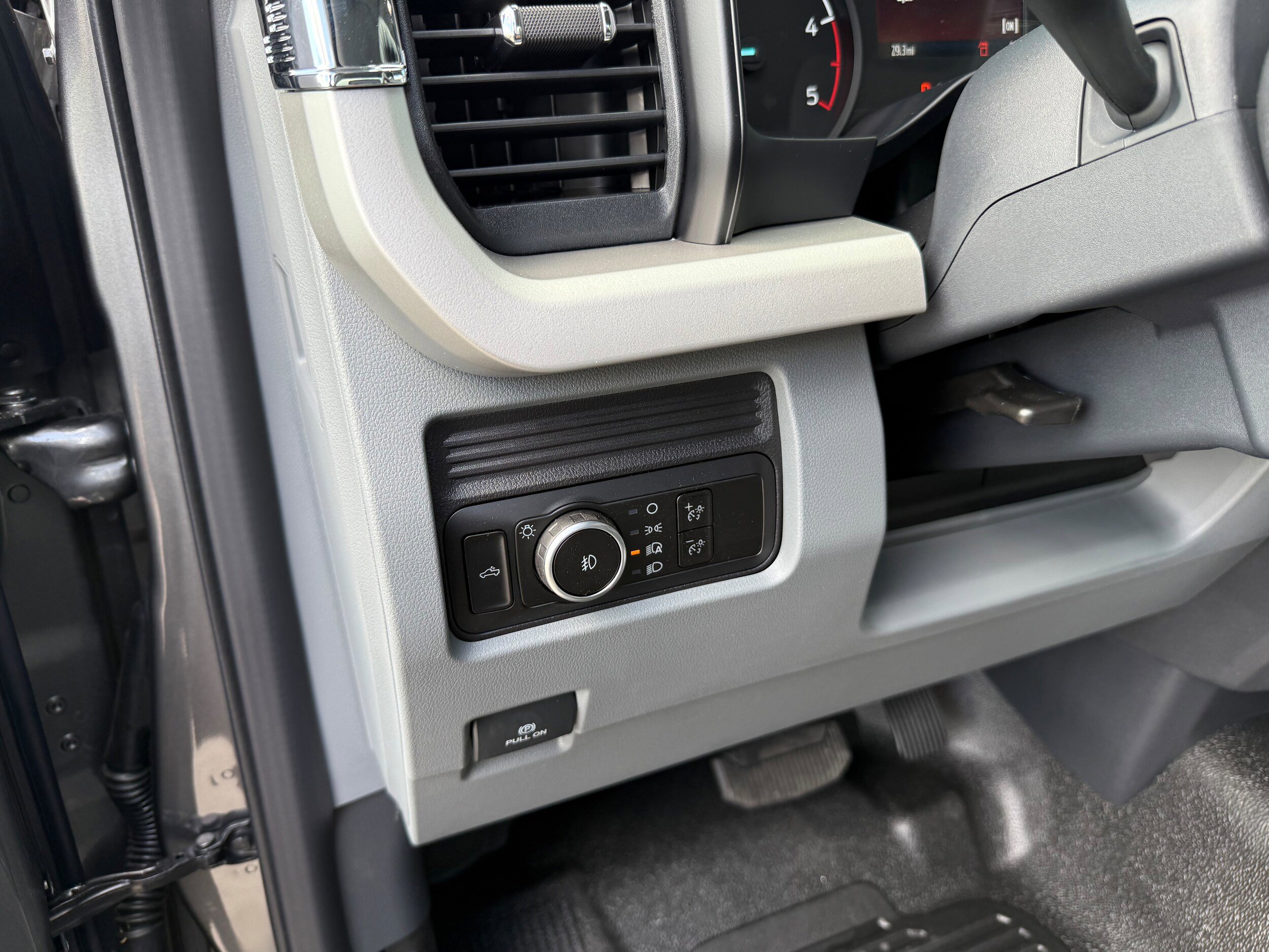 New 2025 Ford F250 XLT w/ FX4 Off-Road Package AWD/4WD image 18