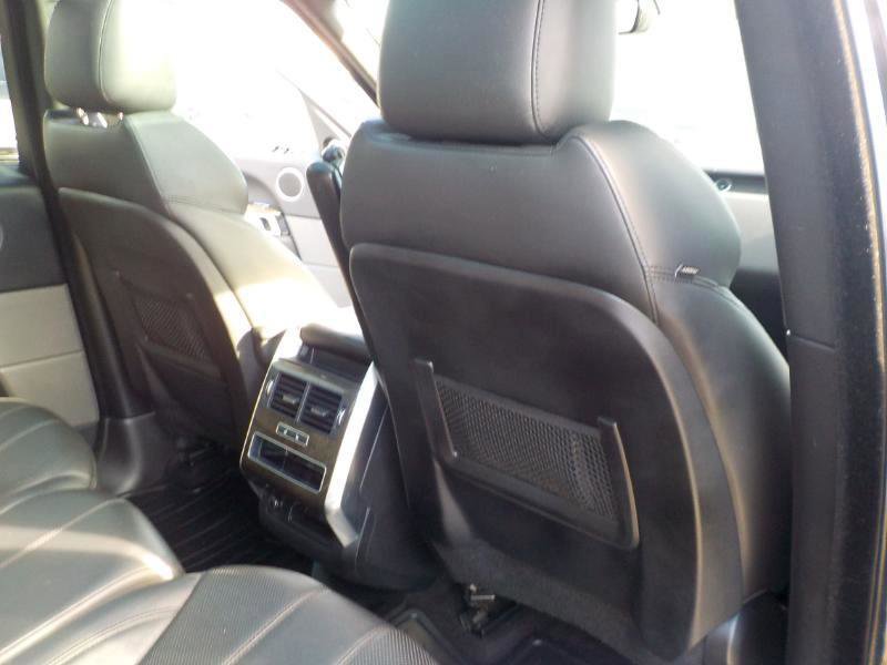 Used 2016 Land Rover Range Rover Sport SE image 27