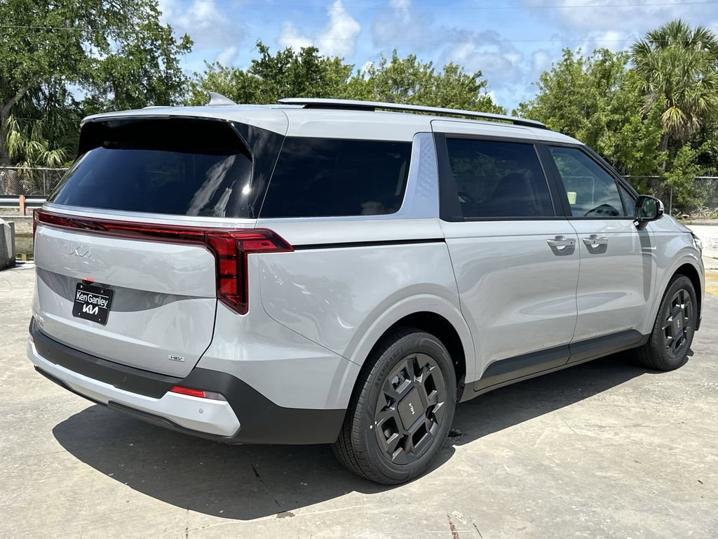 New 2026 Kia Carnival EX FWD image 5